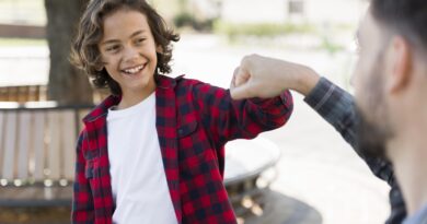 Helping Your Child Grow in Confidence: Practical Strategies for Parents Helping Your Child Grow in Confidence: Practical Strategies for Parents